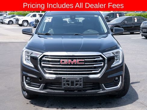Used 2024 GMC Terrain SLT AWD/4WD image 2