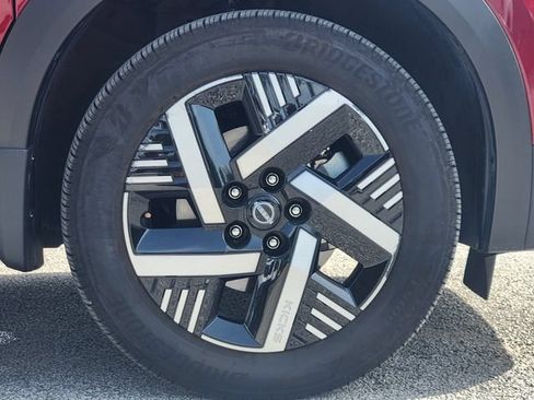Used 2025 Nissan Kicks SV FWD image 10