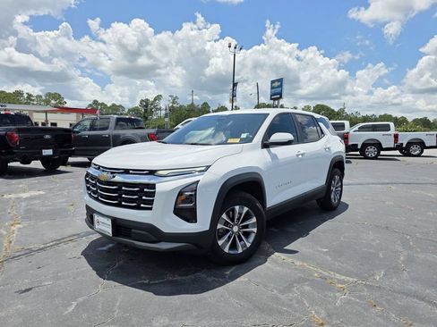Used 2026 Chevrolet Equinox LT AWD/4WD image 1