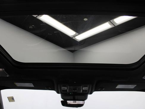 Used 2023 Cadillac Escalade Sport Platinum w/ LPO, ONYX Package image 22