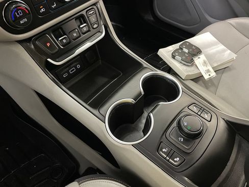 Certified 2018 GMC Terrain SLT w/ Preferred Package FWD image 33
