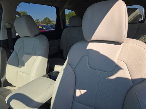 New 2025 Kia Telluride EX w/ EX Captain's Chair Package image 24