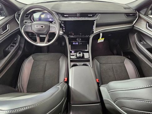 New 2026 Jeep Grand Cherokee Altitude AWD/4WD image 19