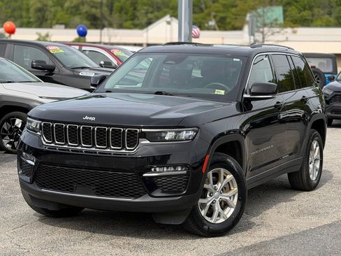 Used 2023 Jeep Grand Cherokee Limited AWD/4WD image 1