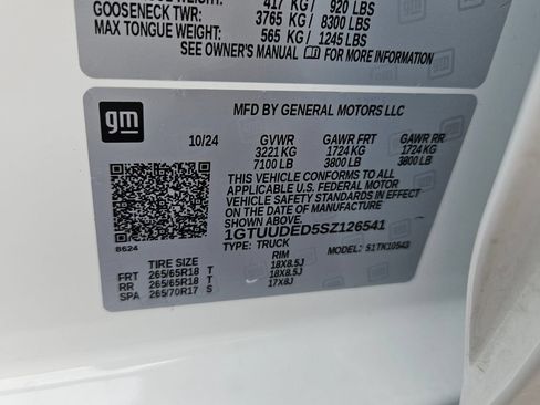 Used 2025 GMC Sierra 1500 SLT AWD/4WD image 16