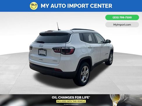 Used 2024 Jeep Compass Latitude AWD/4WD image 7