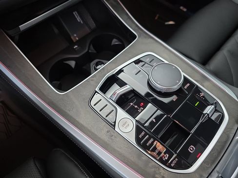 New 2026 BMW X5 xDrive50e image 25