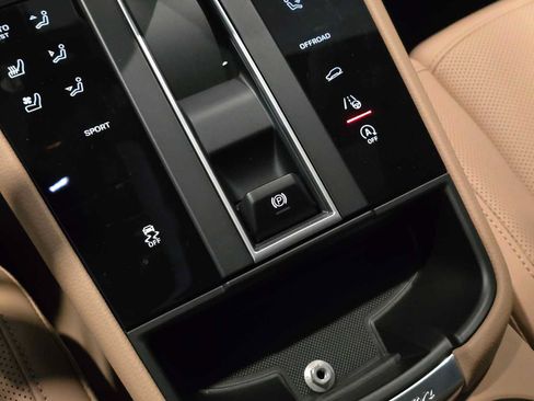 New 2026 Porsche Macan AWD/4WD image 29