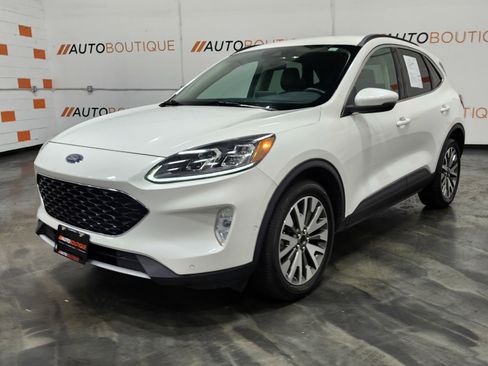 Used 2020 Ford Escape Titanium image 13