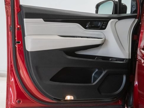Used 2026 Honda Odyssey Elite image 8