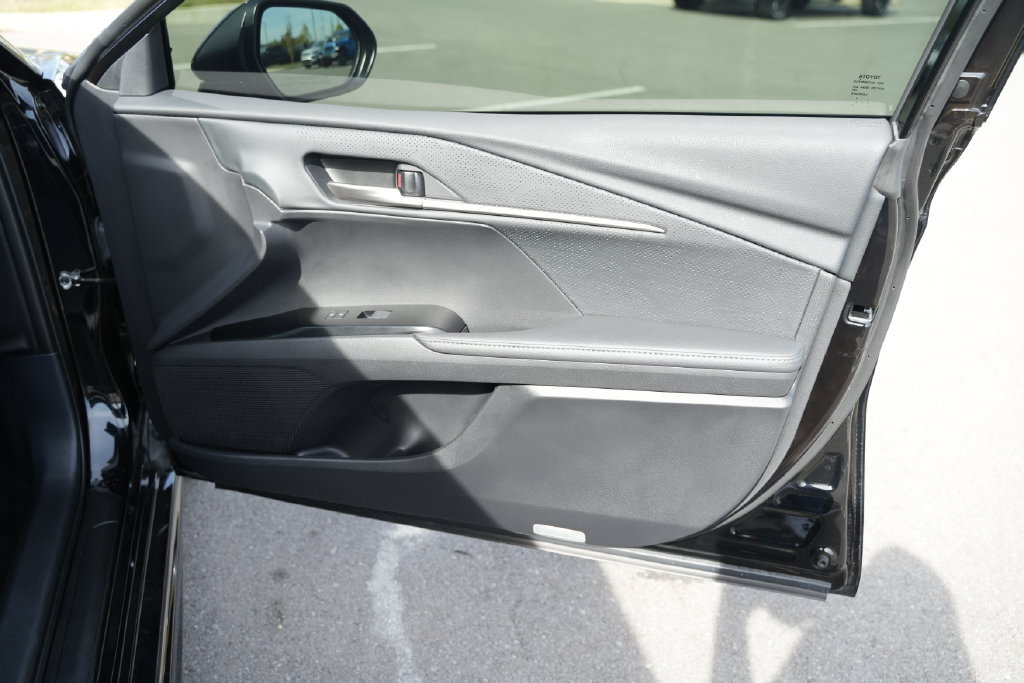 Used 2025 Toyota Camry XSE FWD image 21