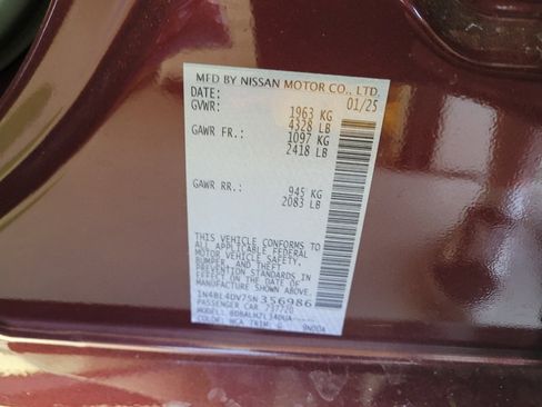 Used 2025 Nissan Altima 2.5 SV FWD image 33