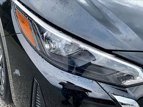 New 2025 Nissan Sentra SV image 18