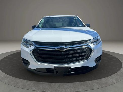 Used 2019 Chevrolet Traverse LS FWD image 1