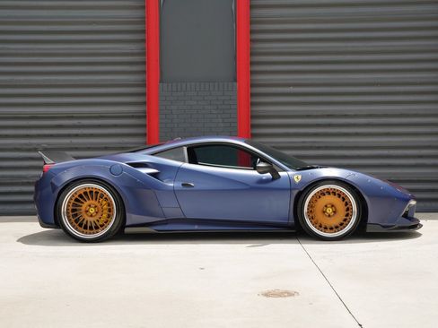 Used 2017 Ferrari 488 GTB RWD image 8