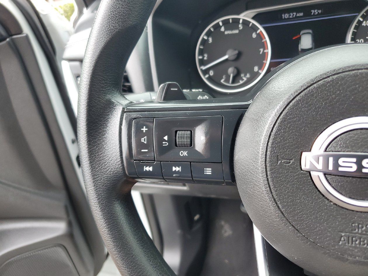 Used 2024 Nissan Rogue SV FWD image 26