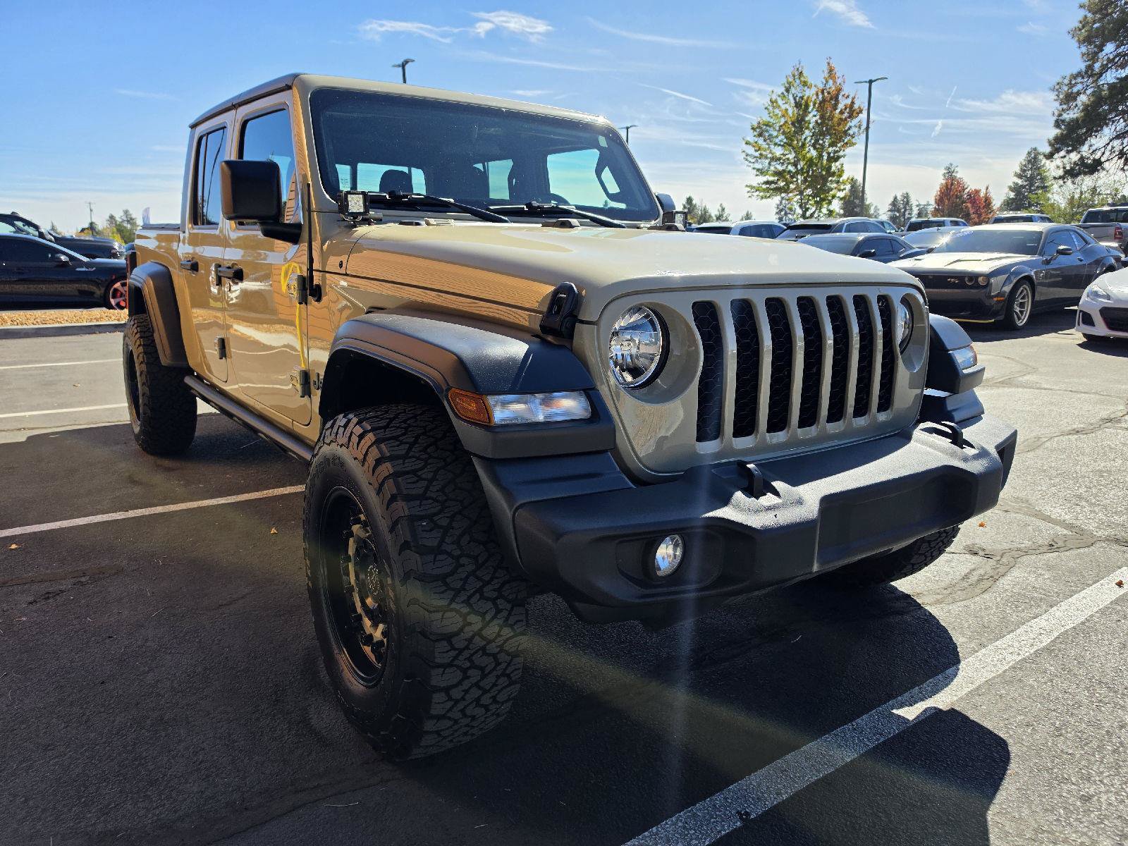 Used 2020 Jeep Gladiator Sport AWD/4WD image 8
