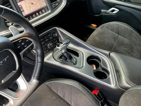 Used 2015 Dodge Challenger SRT image 14