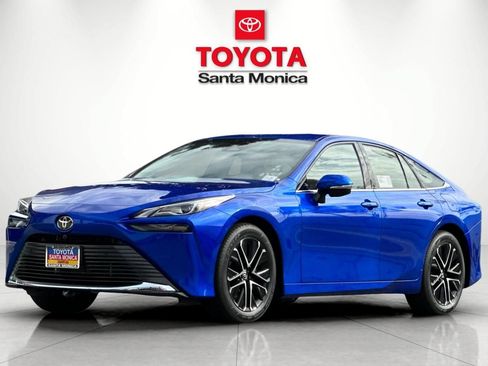 New 2026 Toyota Mirai RWD image 6