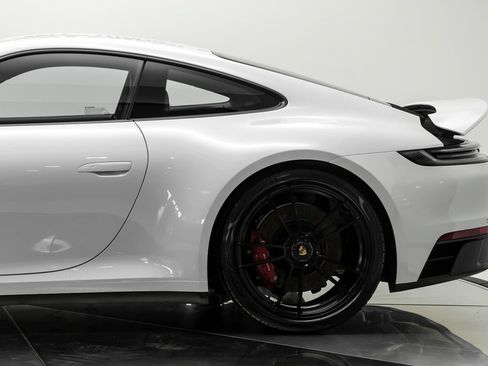 Used 2024 Porsche 911 Carrera GTS RWD image 18