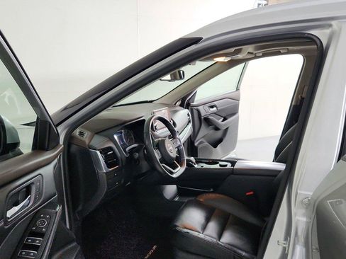 Used 2022 Nissan Rogue SL AWD/4WD image 16