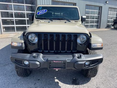 Used 2022 Jeep Gladiator Sport AWD/4WD image 2