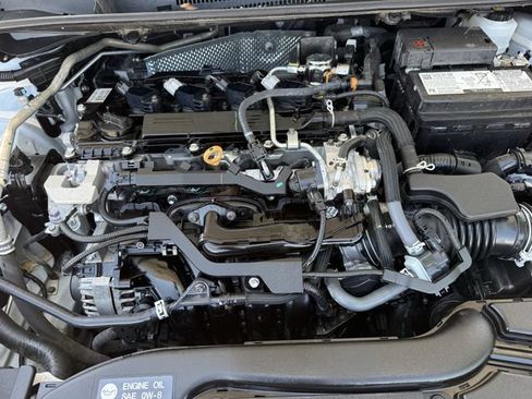 Used 2025 Toyota Corolla LE FWD image 31