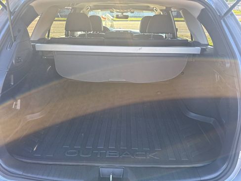 Used 2017 Subaru Outback 2.5i Limited AWD/4WD image 35