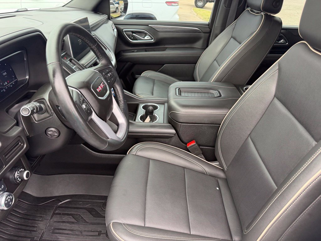 Used 2024 GMC Yukon SLT w/ SLT Luxury Package AWD/4WD image 29