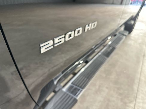 Used 2025 Chevrolet Silverado 2500 LT w/ Convenience Package image 12