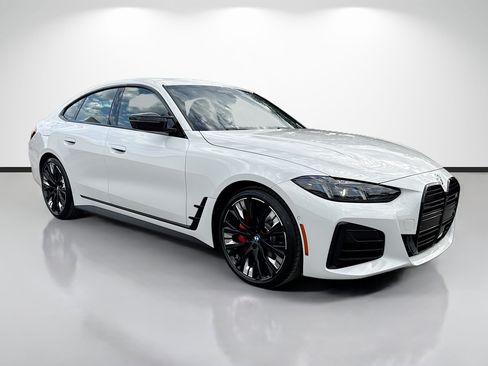 New 2026 BMW M440i w/ Premium Package RWD image 1
