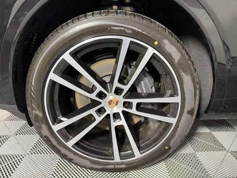 New 2025 Porsche Cayenne Coupe image 11