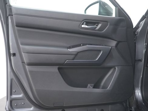 Used 2023 Nissan Pathfinder SL w/ SL Premium Package image 21