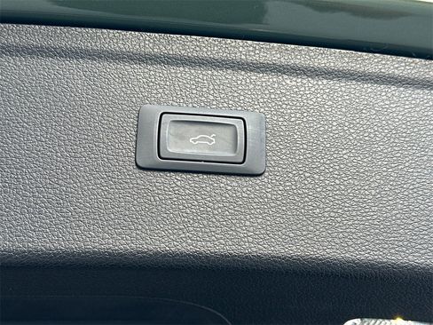 Used 2024 Audi Q5 e Premium image 7