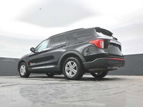 Used 2021 Ford Explorer XLT AWD/4WD image 23