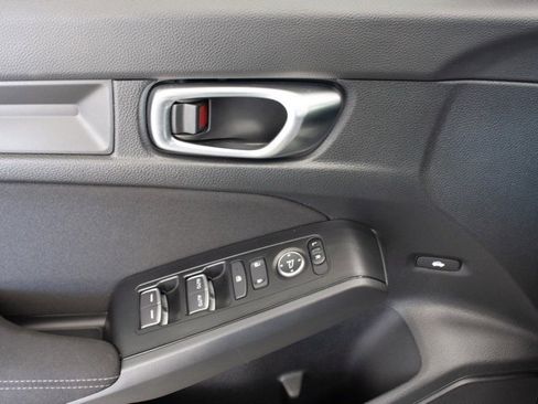 Used 2025 Honda Civic Sport image 9