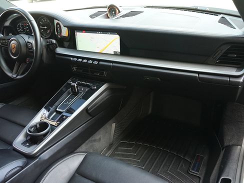 Used 2021 Porsche 911 Carrera RWD image 11
