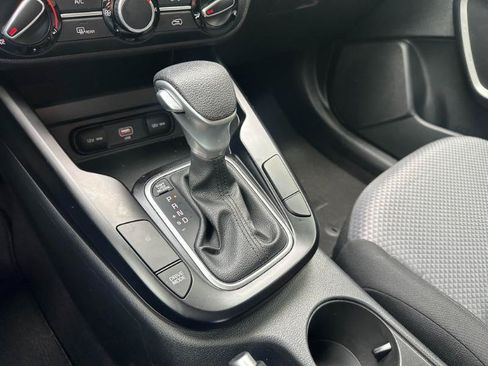 Used 2022 Kia Soul LX FWD image 28