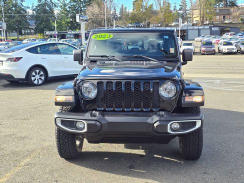 Used 2023 Jeep Gladiator Sport image 8