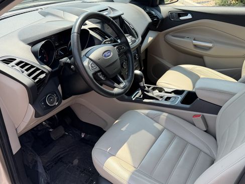 Used 2017 Ford Escape Titanium AWD/4WD image 19