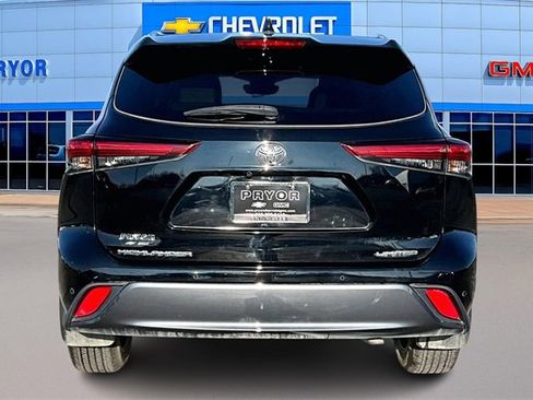 Used 2021 Toyota Highlander Limited image 6