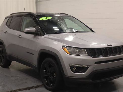 Certified 2019 Jeep Compass Latitude AWD/4WD image 2