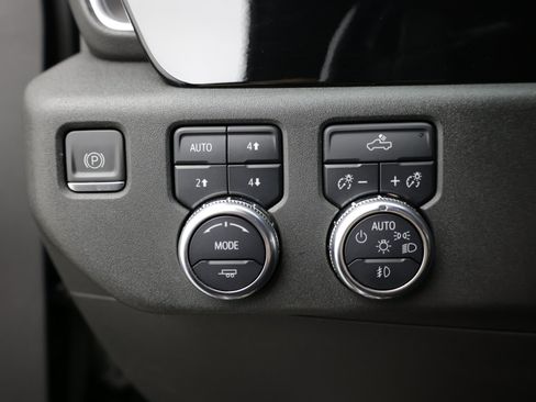 Used 2022 GMC Sierra 1500 Elevation w/ Preferred Package AWD/4WD image 19