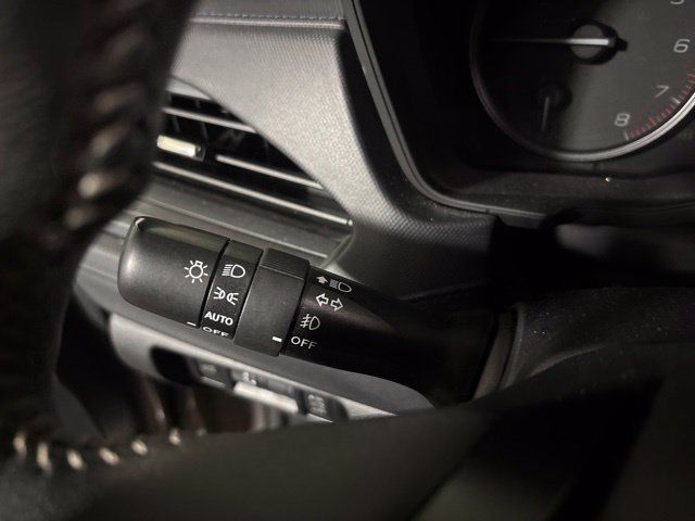 Used 2025 Subaru Forester Premium AWD/4WD image 26