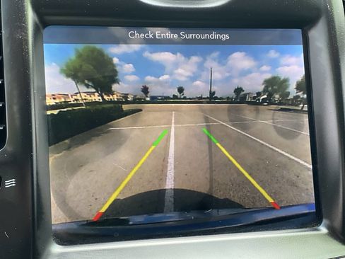 Used 2018 Chrysler 300 Limited image 18