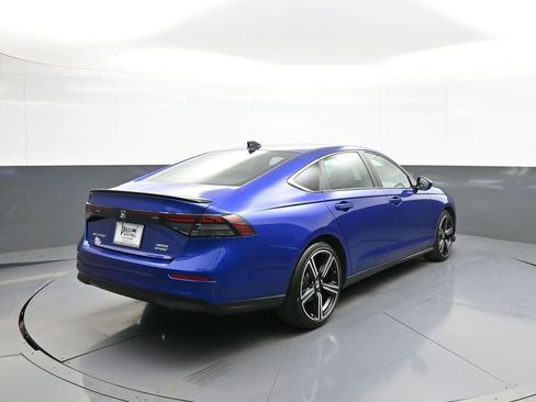 Used 2024 Honda Accord Sport image 6