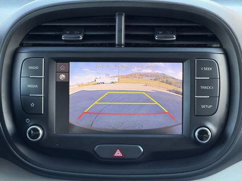 Used 2025 Kia Soul LX w/ LX Technology Package image 12