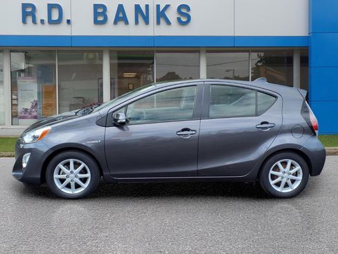 Used 2015 Toyota Prius C Three FWD image 2