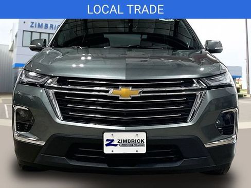 Certified 2023 Chevrolet Traverse LT w/ LT Premium Package AWD/4WD image 2