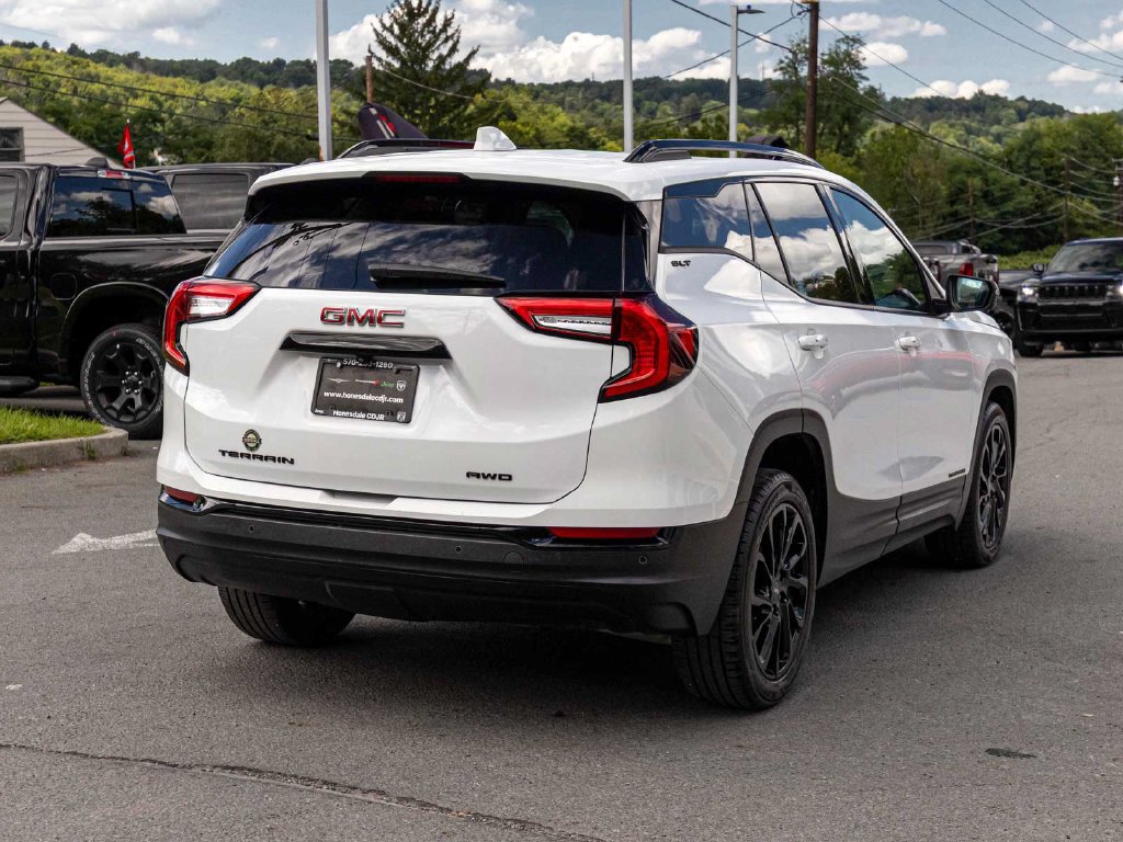 Used 2024 GMC Terrain SLT w/ Elevation Edition AWD/4WD image 4